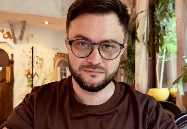 Известный блогер озвучил сумму, предложенную ему за молчание о публичных лицах