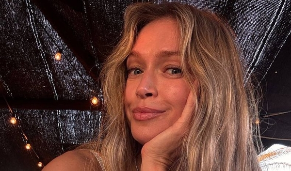 Брежнева показала, как выглядела в юности с короткой стрижкой