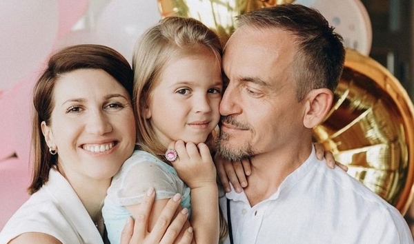 Анита Луценко отреагировала на слухи о разрыве отношений с отцом дочери