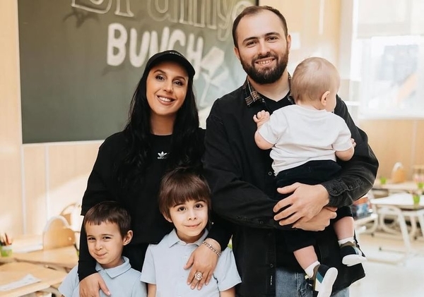 Джамала впервые засветила на фото лицо третьего сына