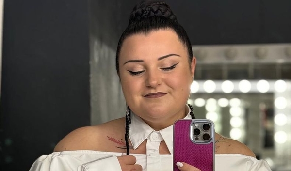 Alyona Alyona показала фото в белье, чтобы закрыть сбор на дроны