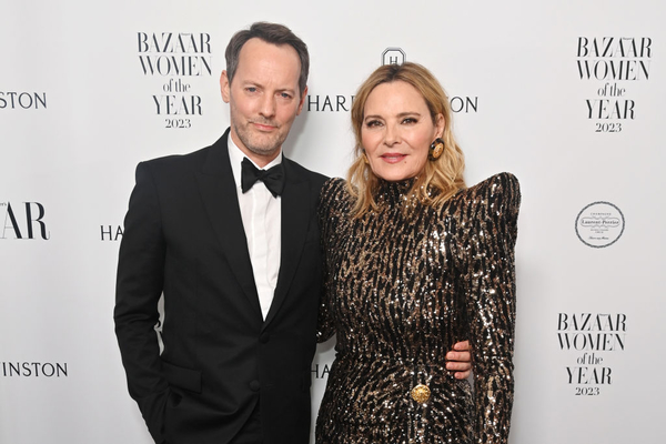 69-летняя звезда «Секса в большом городе» Ким Кэттролл вышла замуж