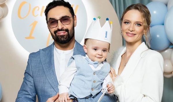 Козловский с полуторагодовалым сыном записал милое видео в центре Киева