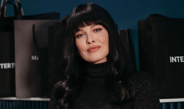 Астафьева вспомнила смешную историю, как месяц угощала друзей «чаем» из табака