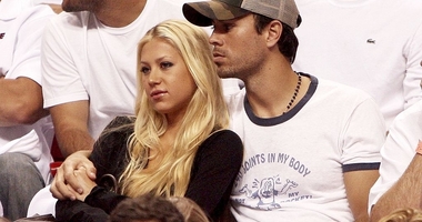 У Енріке Іглесіаса та Анни Курнікової народилася четверта дитина