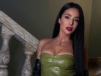 «Более прокачанная версия»: Злата Огневич в 40-летие похвасталась новой фотосессией