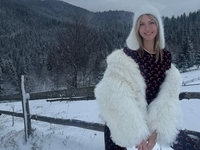 Леся Никитюк показала отдых в Карпатах с женихом и 7-месячным сыном