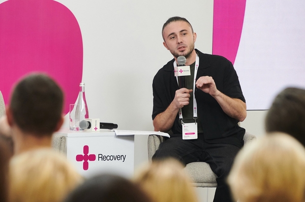 Тарас Тополя став жертвою шахраїв після зливу інтимних відео його ексдружини