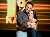 Жена Мирошниченко поздравила его с 8-летием брака и показала фото у океана