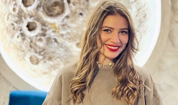 Дарья Петрожицкая показала редкие кадры с сестрой