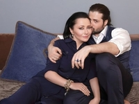 Мозговая показала Аксельрода в военной форме во время редкой встречи с их дочерью