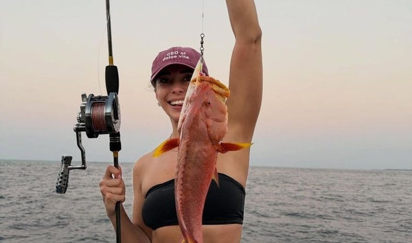 З келихом ігристого та вудкою: Неплях показала, як рибалить на Мальдівах