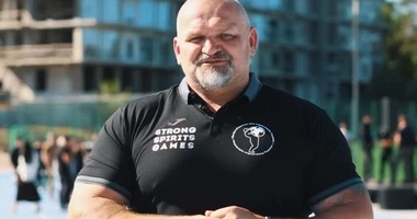 «Кохана в прекрасній формі»: Вірастюк похвалився стрункою обраницею