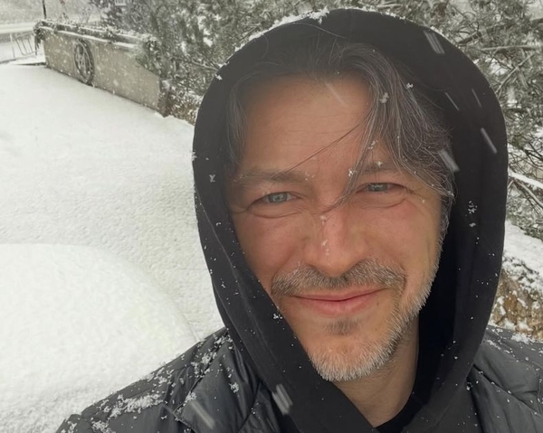 «Після підйому на 21 поверх»: Притула запостив кумедне селфі з доньками