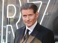 Девушка актера «Назад в будущее» подала на него в суд за насилие и удержание в рабстве