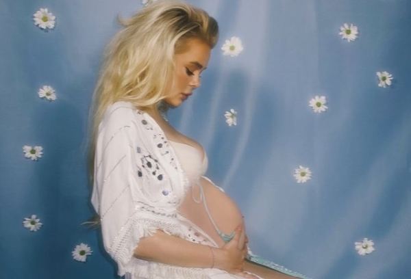 «Наплакалась»: беременная Гросу показала, как впервые покупала одежду для будущего сына