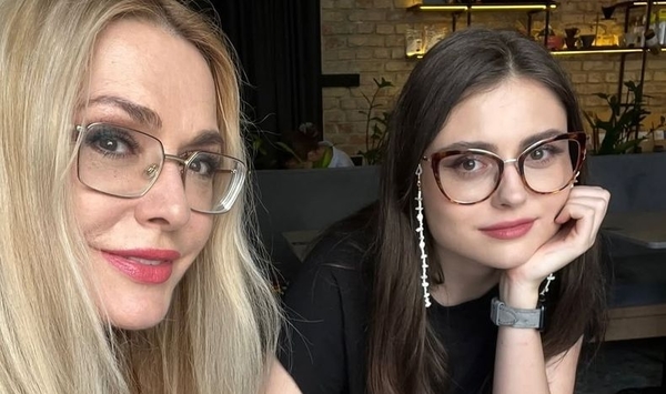 Ольга Сумская растрогала архивными кадрами в честь 24-летия младшей дочери