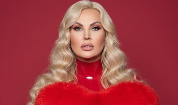 Камалия впервые после развода показала таинственного ухажера