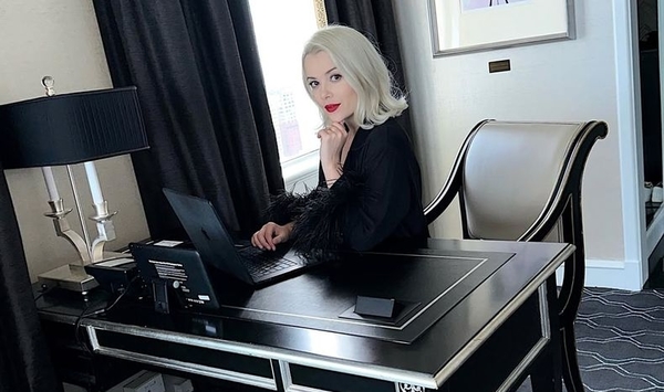 «Готова зажечь в новой эре»: Мика Ньютон отпраздновала 40-летие