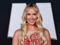 Звезда сериала «Ты» Анна Кэмп совершила каминг-аут как бисексуалка