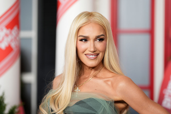 Гвен Стефани призналась, почему после беременности в 43 года стала христианкой