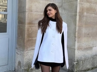 Жена Остапчука в джинсовом луке засветилась на Парижской неделе моды