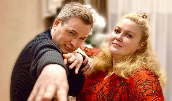 Звезда «Скаженого весілля» Леся Самаева поздравила мужа с 25-летием брака