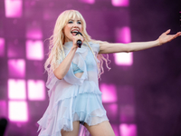 Исполнительница хита Call Me Maybe Карли Рэй Джепсен впервые стала мамой