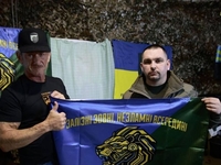 Шон Пенн встретился с украинскими защитниками на Донбассе