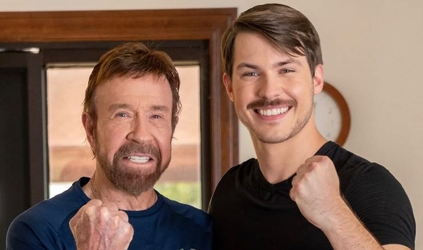 Сын Чака Норриса опубликовал прощальное письмо к легендарному отцу