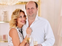 Жена Виктора Бронюка поздравила его с 47-летием и показала фото с детьми