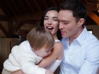 Звезда «Сплетницы» Эд Вествик отпраздновал первый день рождения сына