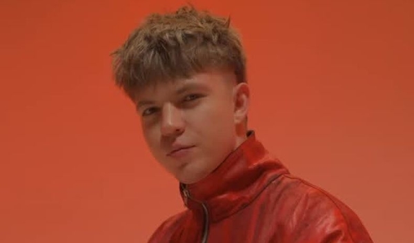 Очередная кража: российский певец сплагиатил хит DREVO