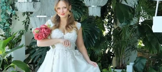 Кошмал вперше розповіла про початок стосунків із чоловіком і заручини у Франції