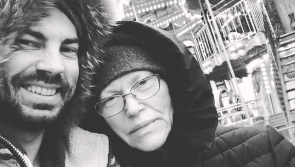 Бєдняков вшанував пам'ять покійної мами та звернувся до українців