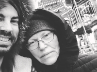 Бедняков почтил память покойной мамы и обратился к украинцам