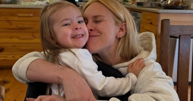 Румер Уиллис ответила на упреки, что до сих пор кормит грудью 3-летнюю дочь