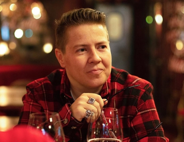 Звезда Х-Фактора, который поддерживает Украину, 15 лет не был на родине