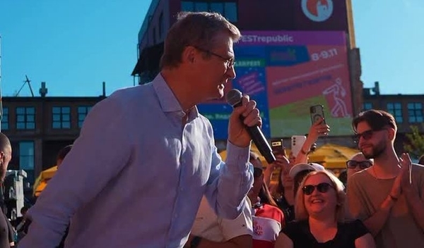 «Караоке на майдане»: объявлено имя нового ведущего шоу