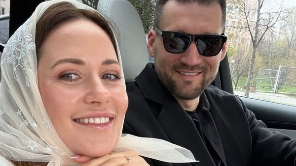 Денисенко удивила публику появлением с округлившимся животом