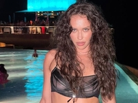 Маремуха продемонстрировала идеальную планку в леопардовом купальнике