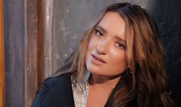 40 секунд на смену образа: Могилевская поразила скоростью перевоплощения во время концерта