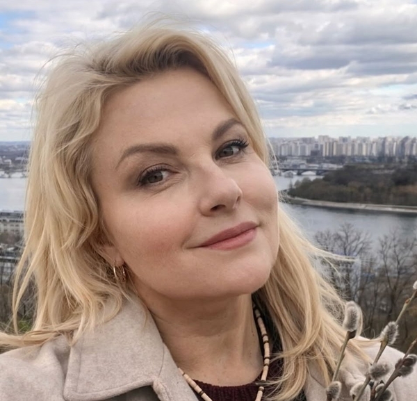 Бурмака показалсь с единственной дочерью по случаю 31-летия потомка