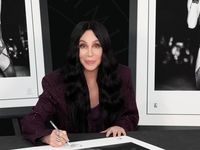 Шер более десятилетия не знала, что у нее есть внучка