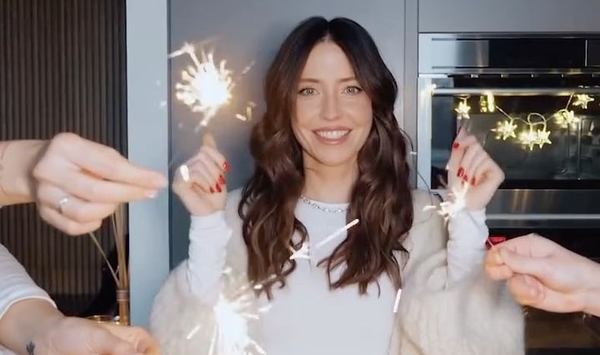 Дорофеева похвасталась фигурой в мини в свое 36-летие