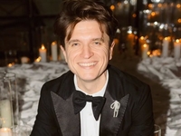 Анатолич оказался за границей в колесном кресле