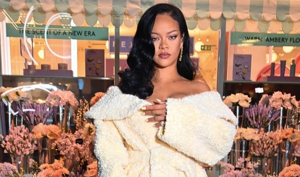 6-місячна дочка Ріанни дебютувала на обкладинці глянцю