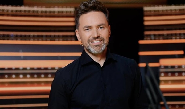 «Це точно різні люди?»: мама Мірошниченка приголомшила схожістю з Памелою Андерсон