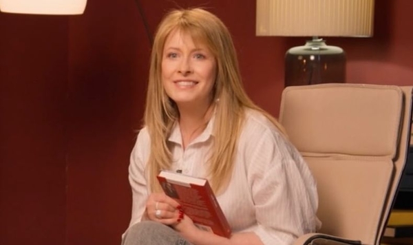 Кравец показала подросших детей-двойняшек в вышиванках