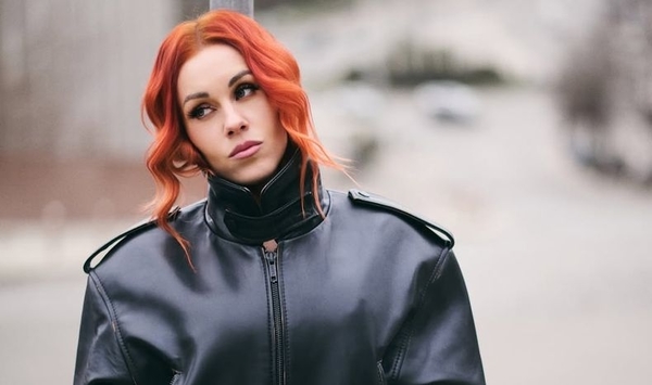 Эффектное перевоплощение: Елена Тополя устроила дерзкую фотосессию